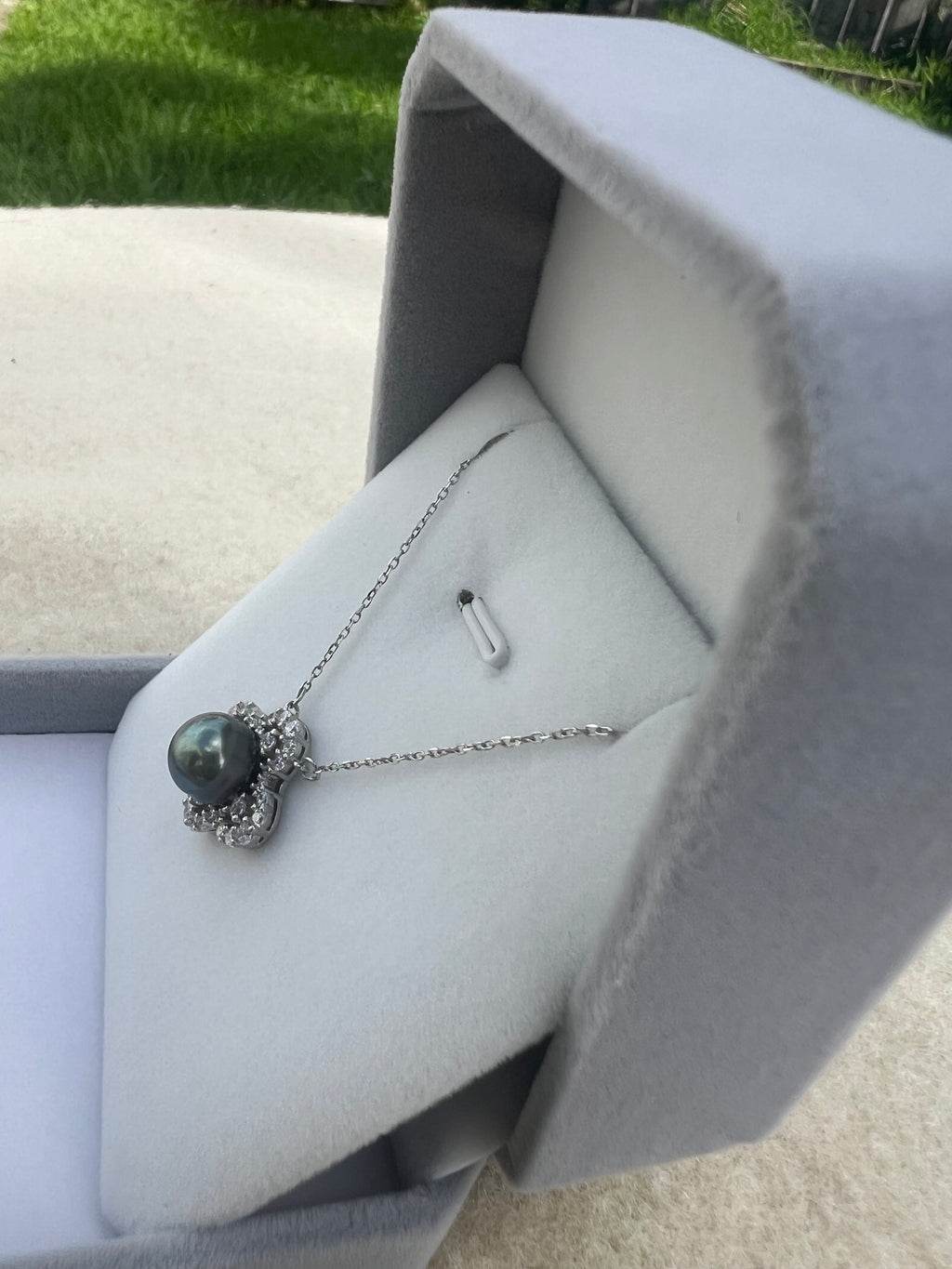 Tahitian Pearl Clover Design Pendant Necklace - 8-9mm