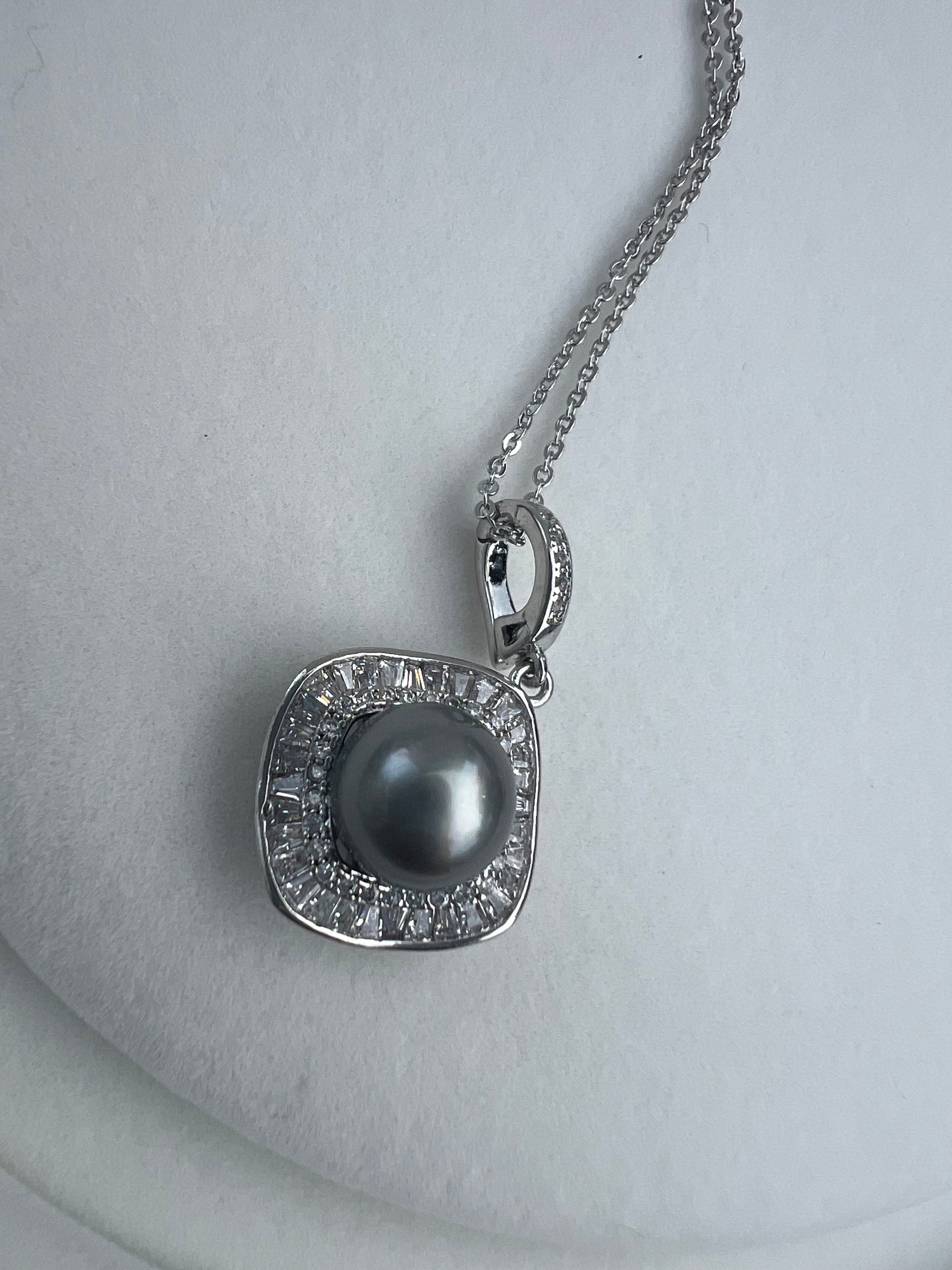 Tahitian Pearl Square Pendant Necklace - 9-10mm