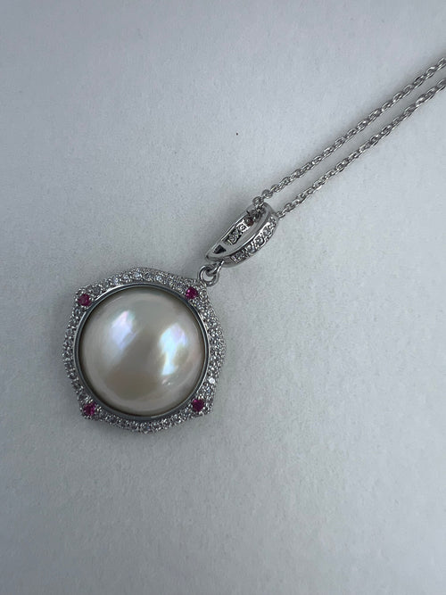 White Saltwater Mabe Pearl Pendant Necklace